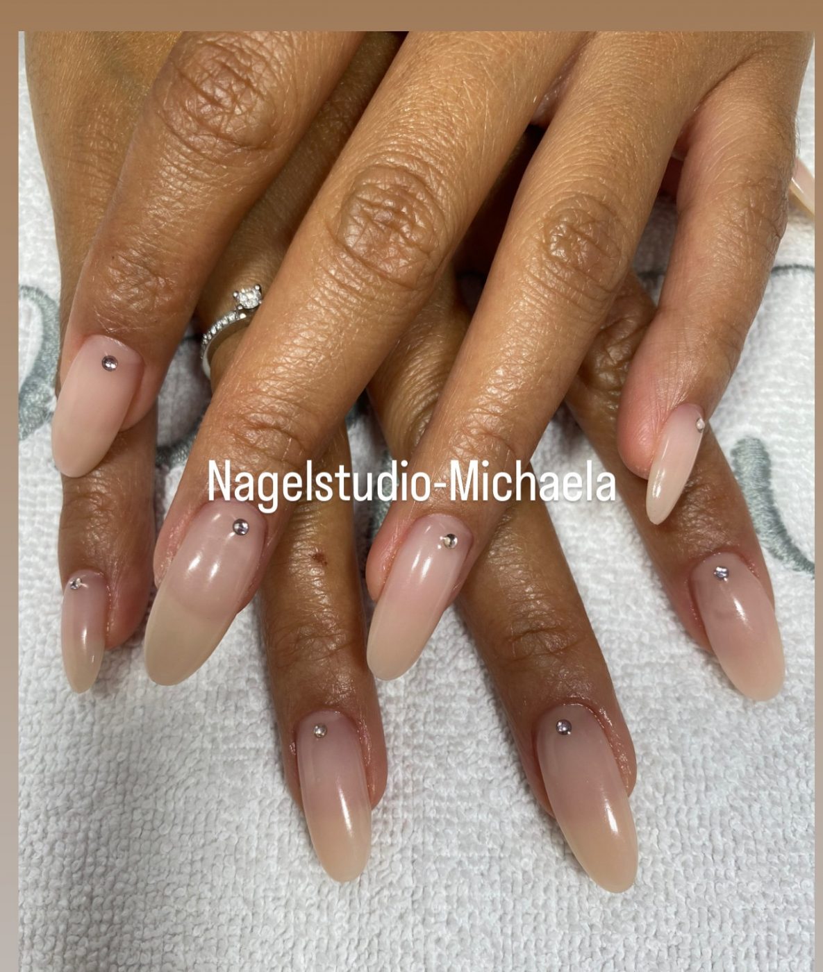 2D61606F-0DAC-4E0E-9A2A-32D7805500BA