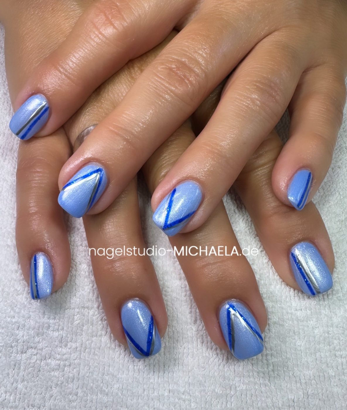 350D7859-B6CC-4443-A93B-F27FD16046D9