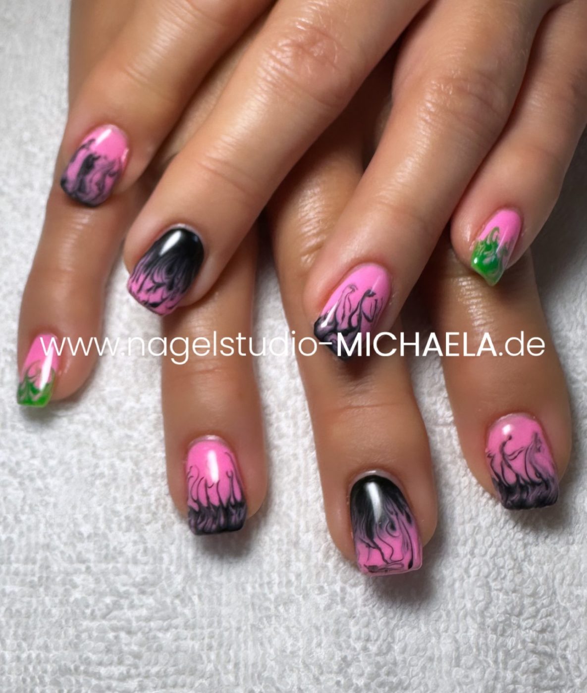 3D8593FD-7CA0-417B-A284-CB274AD42B6C