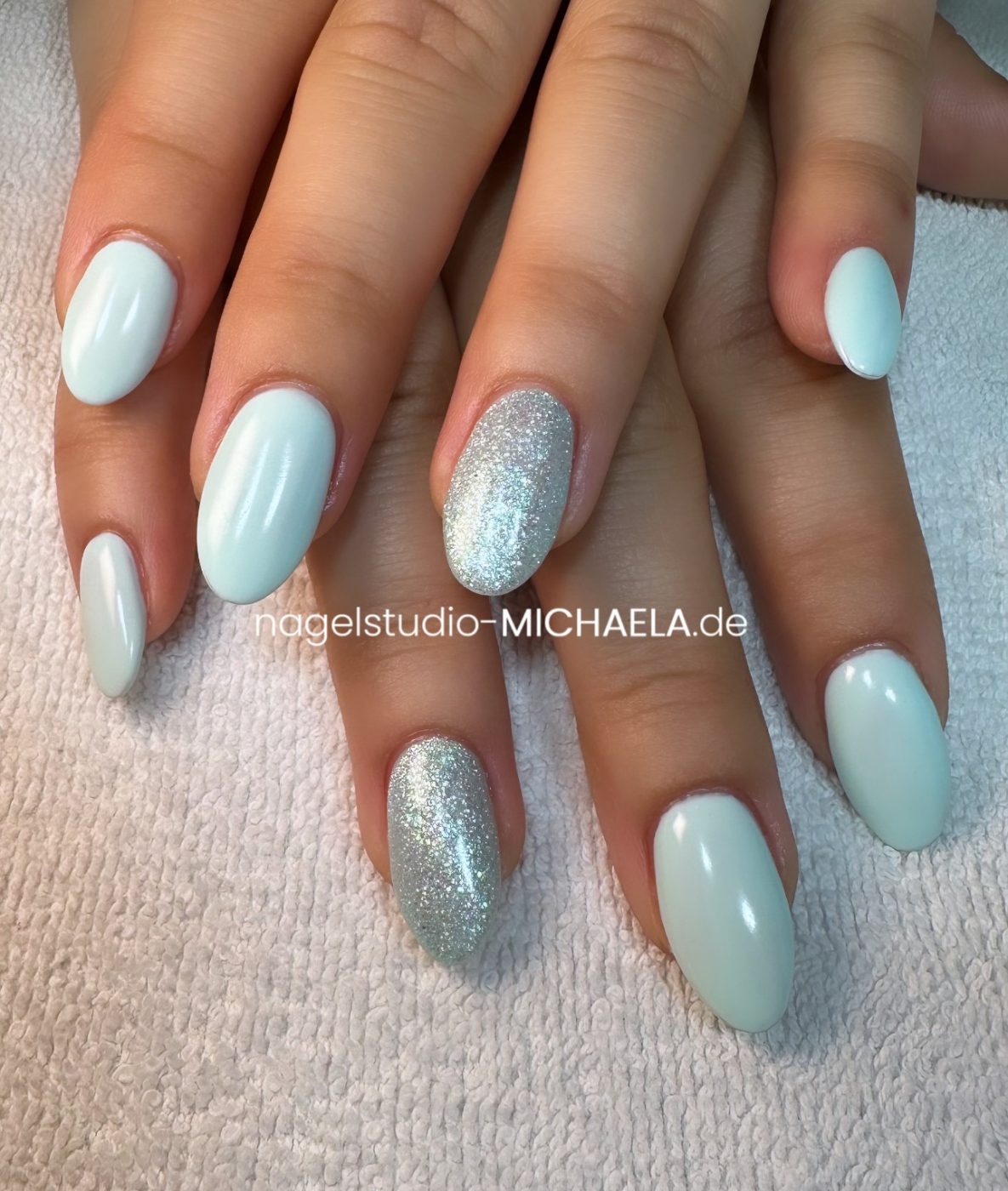 41D81EF3-151E-4D97-9F8C-C5820E836C3D