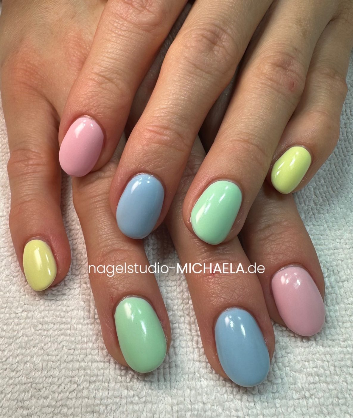 6C2E48E3-6E48-4B8D-8250-D3E2D34A369E