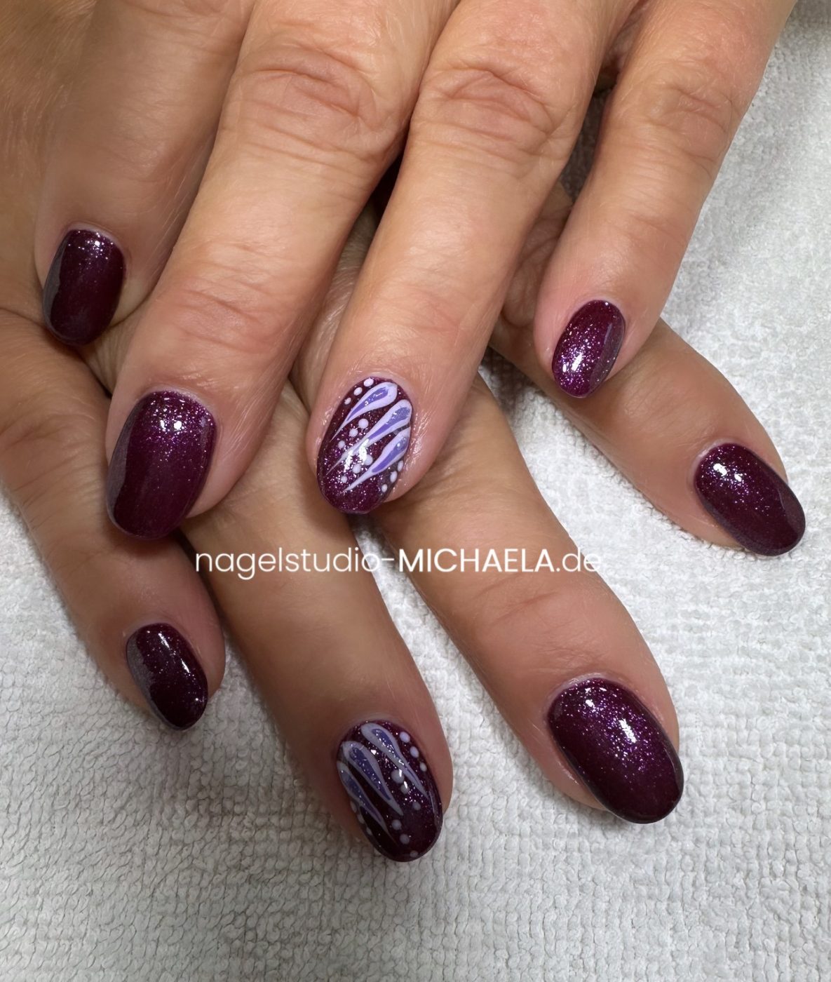 8D127D9A-0900-400A-93F7-B12F357A965F