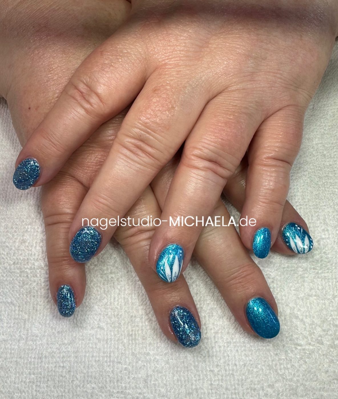 9232AC4B-8350-482F-B4F5-D38D3930C437