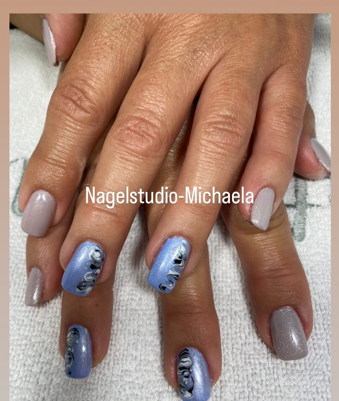 99A42D7F-036B-45D9-B5BF-23CCE7B2D88C