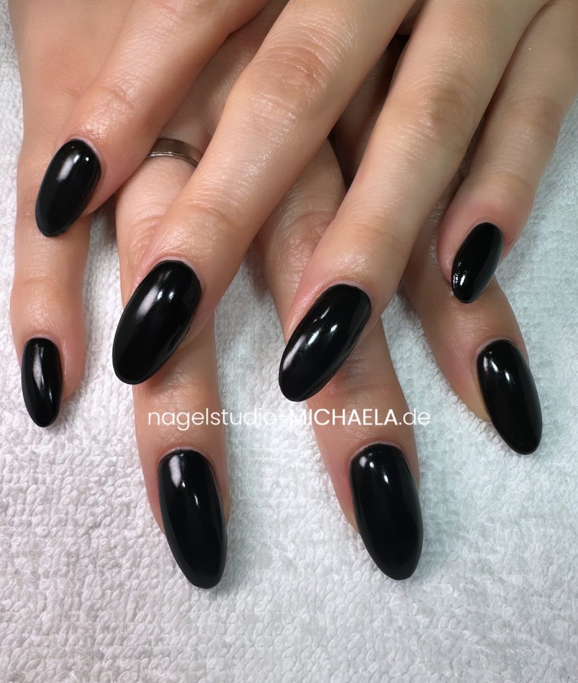 9F503C4B-DF09-4A14-B7B1-07CEE700DFF7