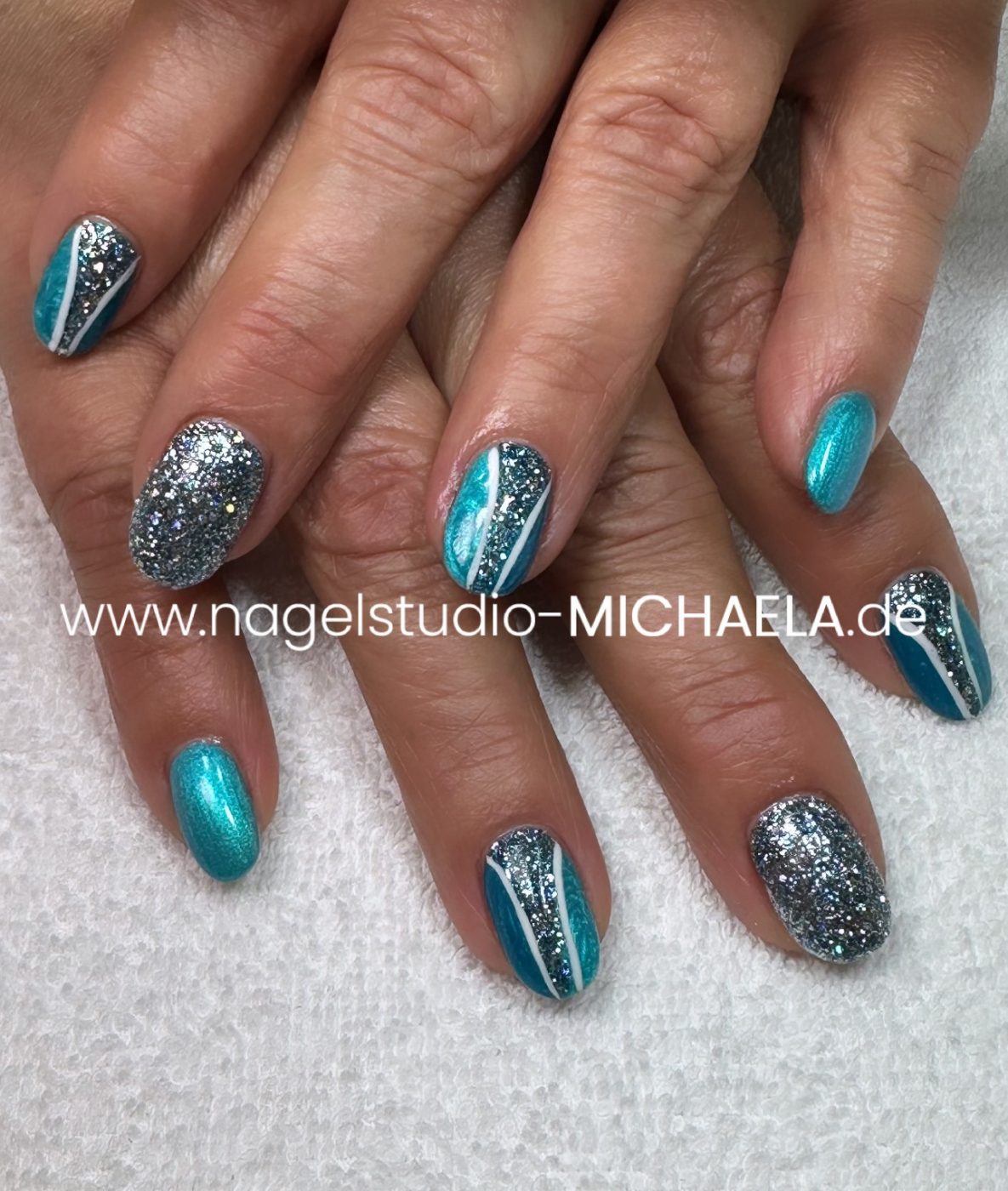 D4A9BC9D-2288-4D93-9A3E-9A898BBCB231