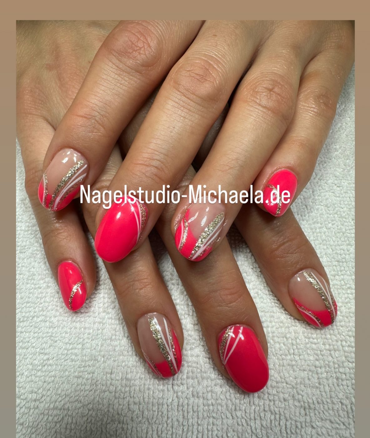 E8F81760-E28E-416F-A3AA-65D54A58E2BE